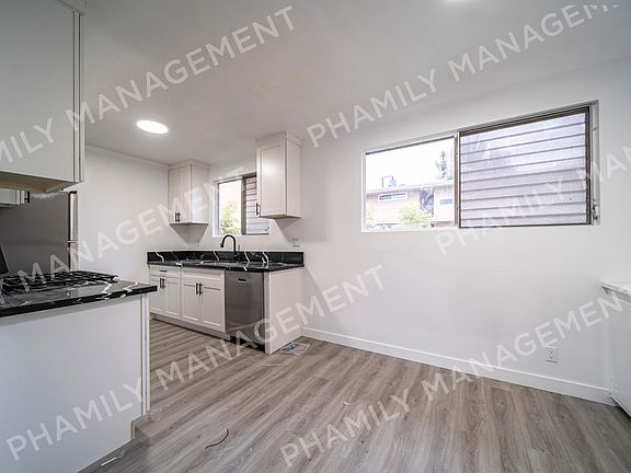 3rd image of 475 S Los Robles Ave APT 1