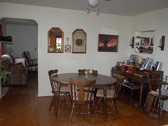 5th image of 412 Corning St