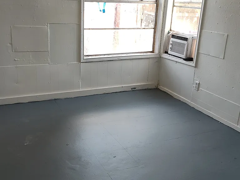 200 W 4th St #1 — Photo 23