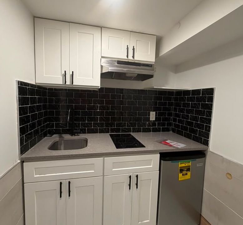 1st image of 442 Cleveland St #B1