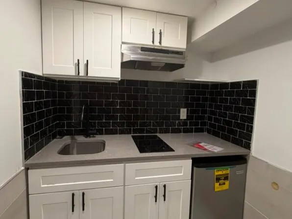 442 Cleveland Street image 1 of 5