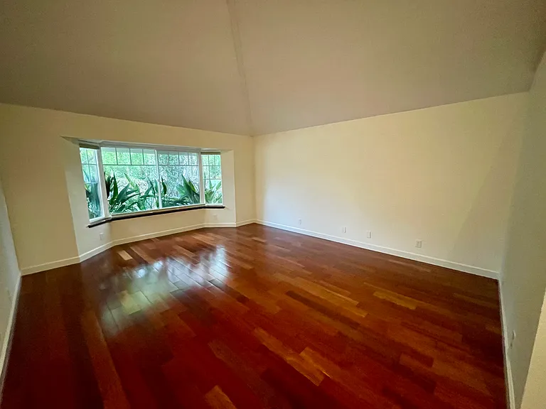 2 Greenbrier Ct — Photo 17