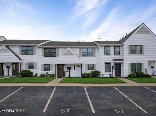 57 English Club Drive, Englishtown, NJ 07726