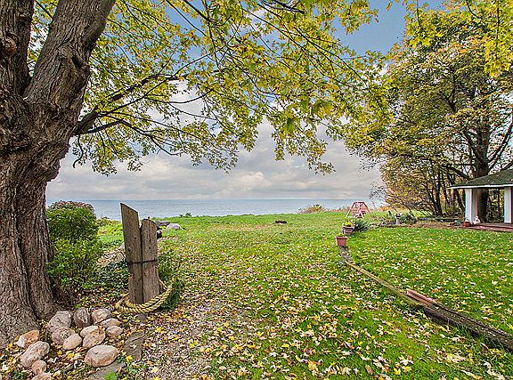 2nd image of 31927 Lake Shore Blvd