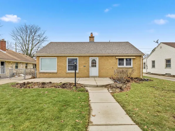 2467 S 82nd STREET, West Allis, WI 53219
