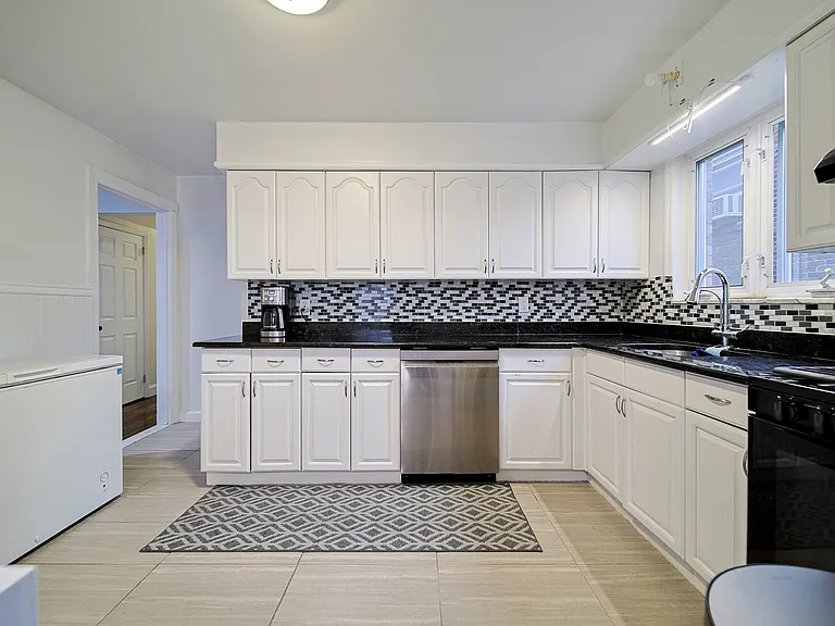 2244 Linwood Ave #1 — Photo 8