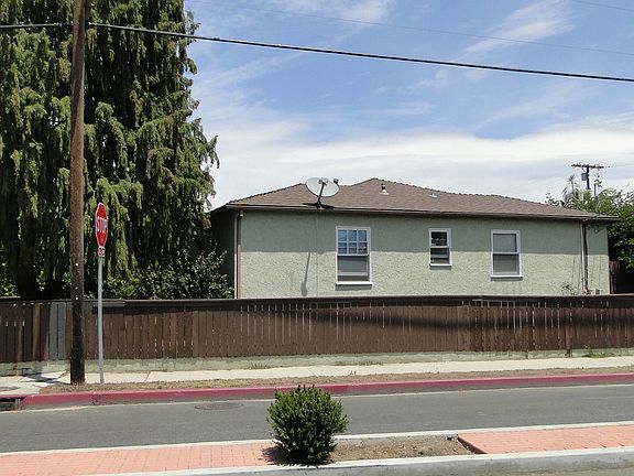2nd image of 2498 Glencoe Ave