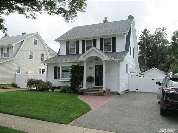 2nd image of 14 West St