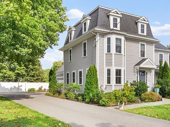 3rd image of 80 Pleasant St #80