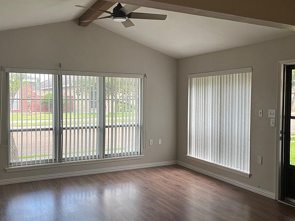3rd image of 2135 Shadowbrook Cir