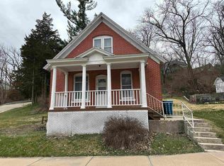 101 Diagonal St, Savanna, IL 61074