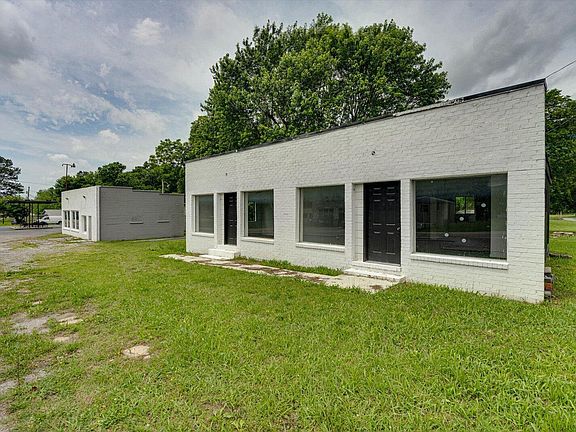 2nd image of 125 W Indiana Ave