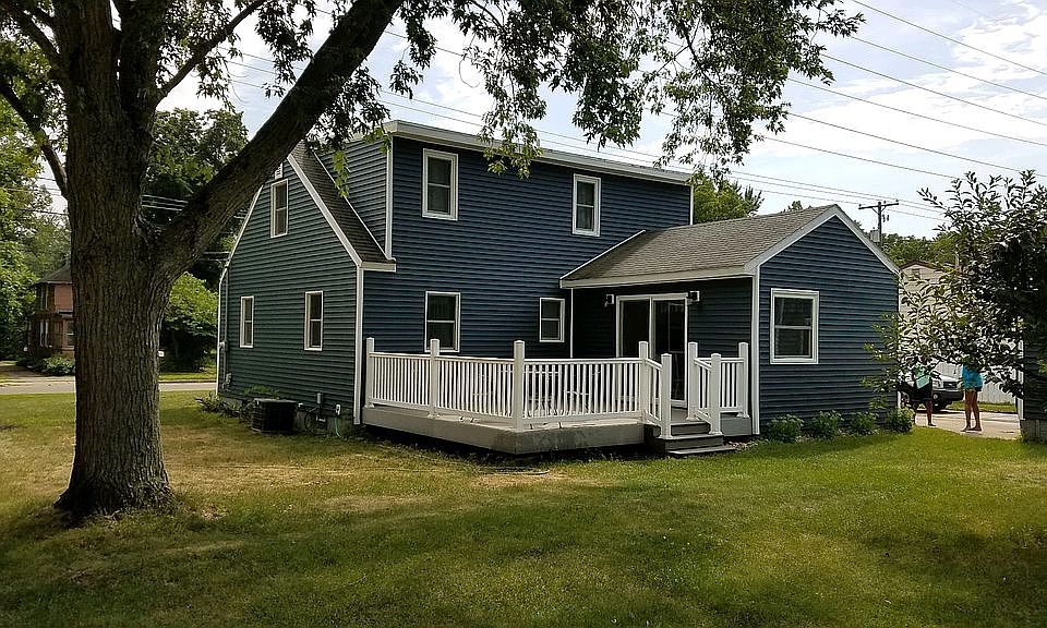 2nd image of 3313 34th St SW