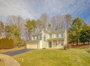 9320 Paul Dr, Manassas Park, VA 20111