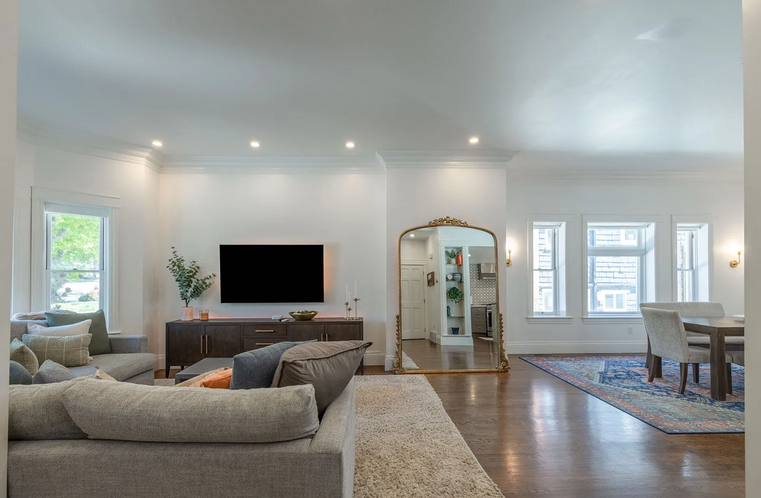 4 bed, 2.0 bath, 2260 sqft, $6,024 — Photo 2