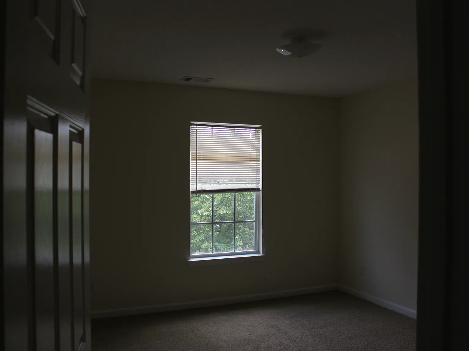 3 bed, 1668 sqft, $2,050 — Photo 2