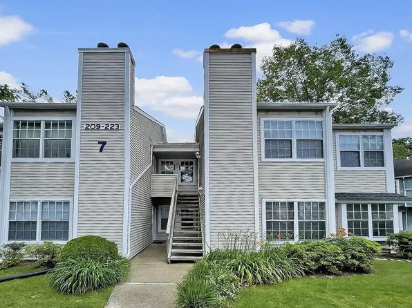 217 Meadow Ridge Rd #74, Galloway, NJ 08205