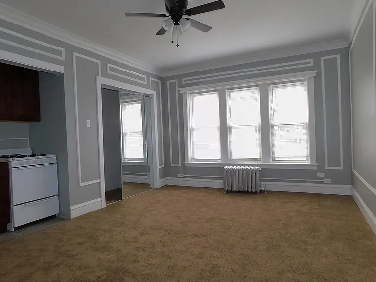 725 Washington St — Photo 3