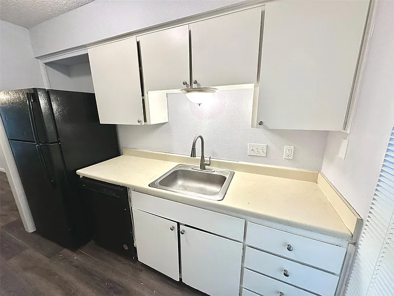 3822 Southway Dr #102 — Photo 12