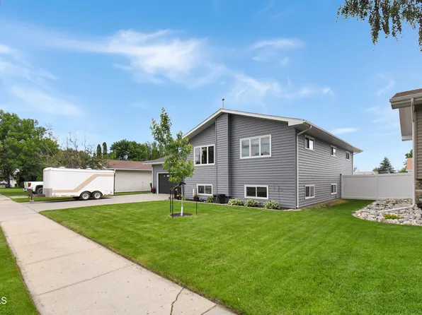 1518 6th Ave W, Williston, ND 58801
