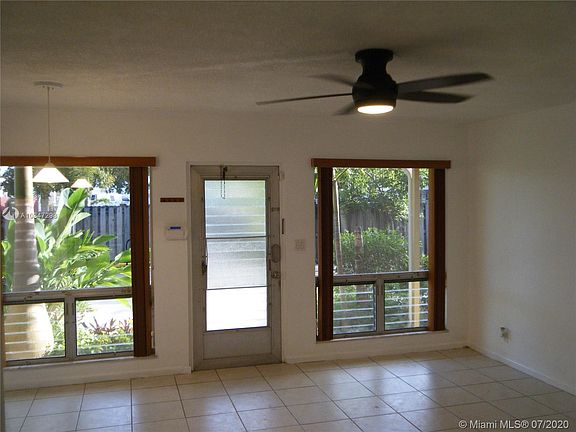 3rd image of 2716 NE 30th Pl #103