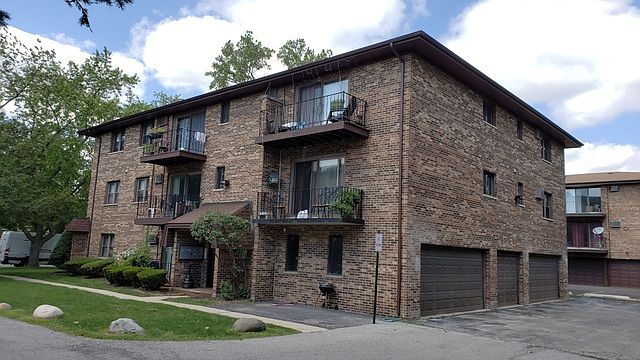 1st image of 10425 Mason Ave APT 3A