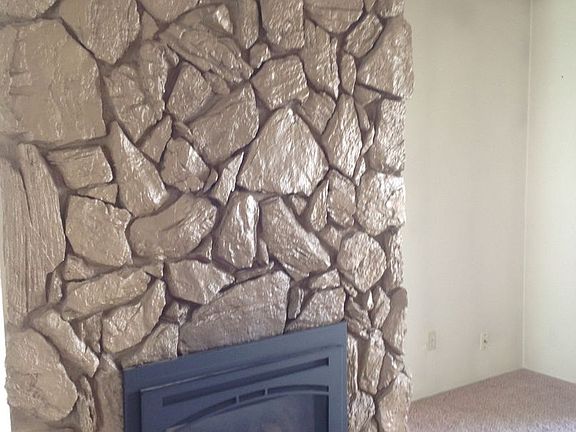 3rd image of 2103-2105 SW Wright Ct #2103