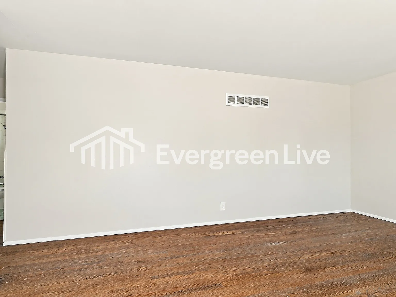 3 bed, 1.0 bath, 1025 sqft, $1,395 — Photo 3