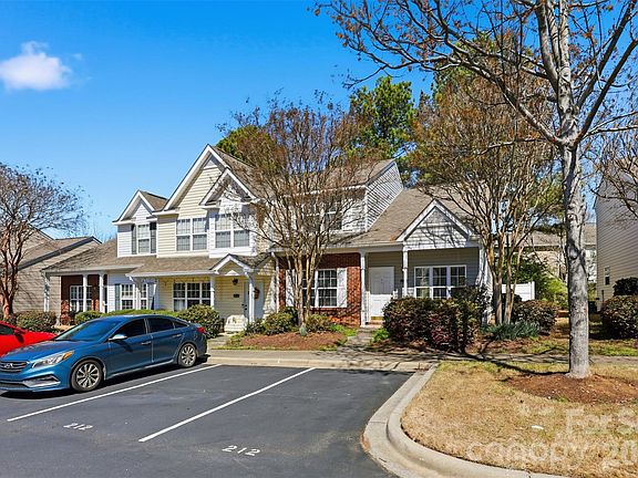 3rd image of 212 Primrose Walk