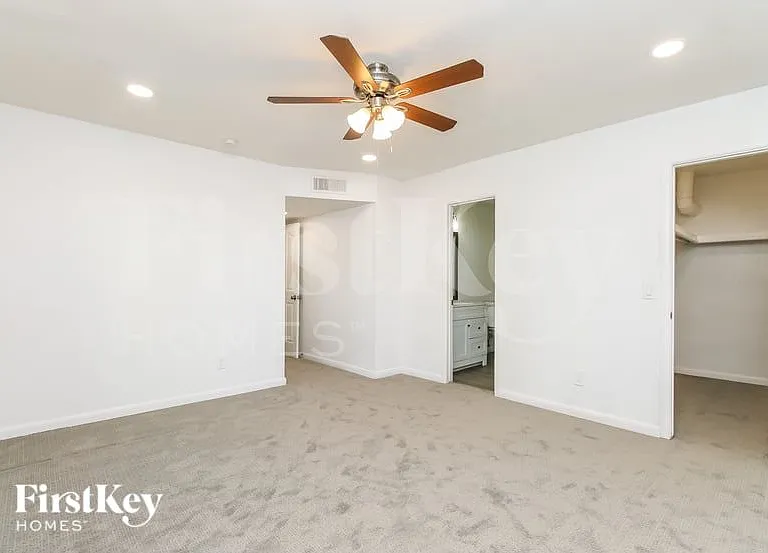 9321 E Dallas St — Photo 8