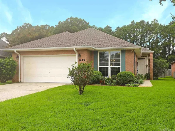 1449 Champions Green Dr, Gulf Breeze, FL 32563