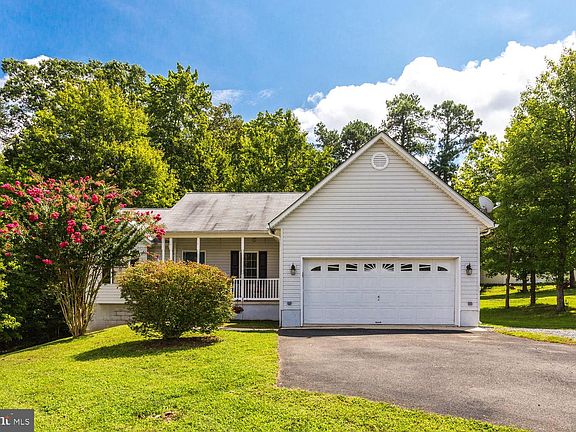 2nd image of 46240 Sylvan Ct