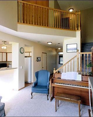 4th image of 1263 Arapaho Ct
