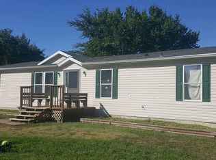 11115 Lakeview Dr, Manhattan, KS 66503