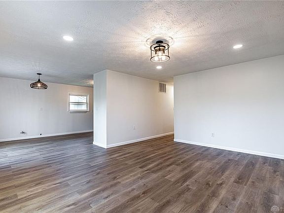 3rd image of 445 Martha Dr