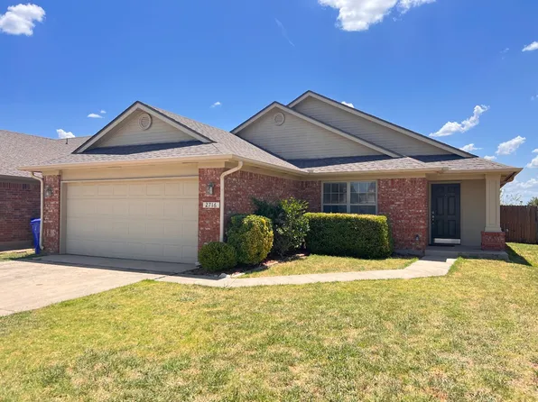 2716 Frost Ln, Norman, OK 73071
