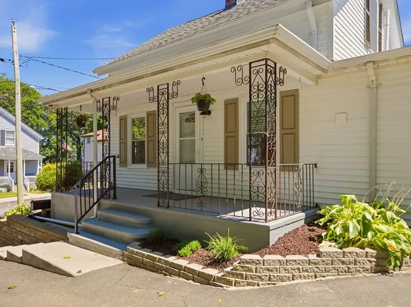 225 Mount Pleasant St, Fall River, MA 02720