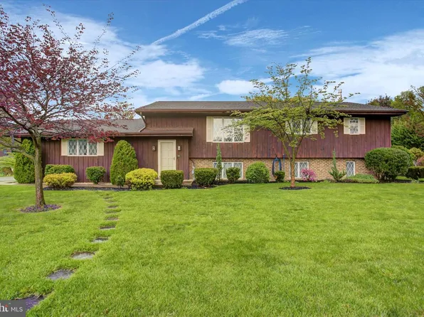 139 Park Pl W #W, Shippensburg, PA 17257