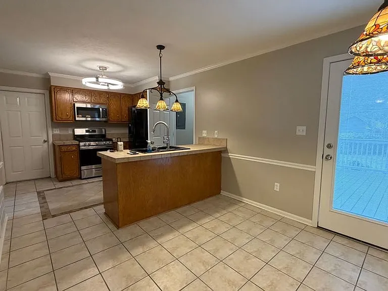 193 Amelia Dr W — Photo 8