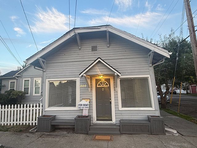 1st image of 300 Center St #300