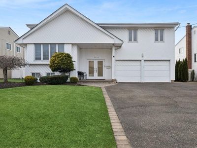 3032 Hewlett Avenue, Merrick, NY, 11566