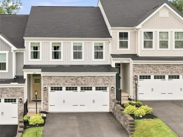 1005 Wellington Ct, Jeannette, PA 15644