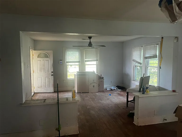 701 Oak St — Photo 6