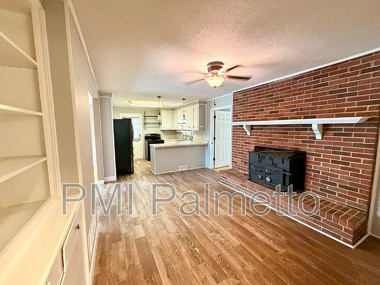 1727 Sandra Dr — Photo 6