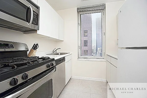 Rented by Michael Charles New York | media 24