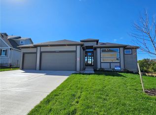 22015 W 100th Ter, Lenexa, KS 66220