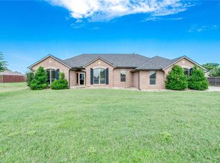 1801 River Ridge Ln, Tuttle, OK 73089