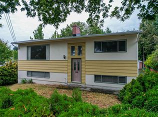 2095 Goldsmith St, Oak Bay, BC V8R1T5