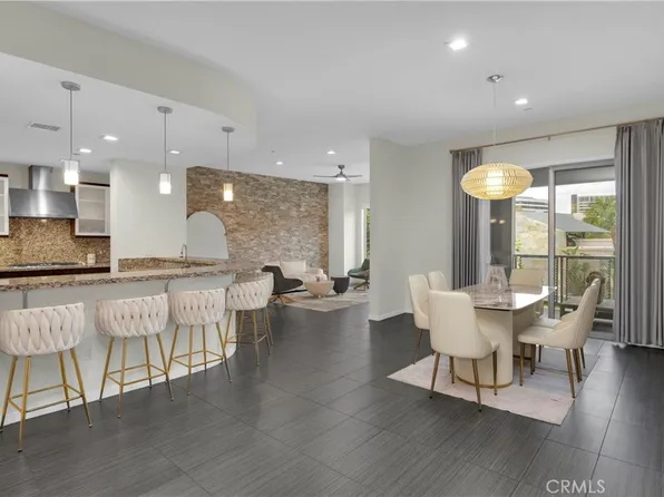 21 Gramercy Unit 220, Irvine, CA 92612