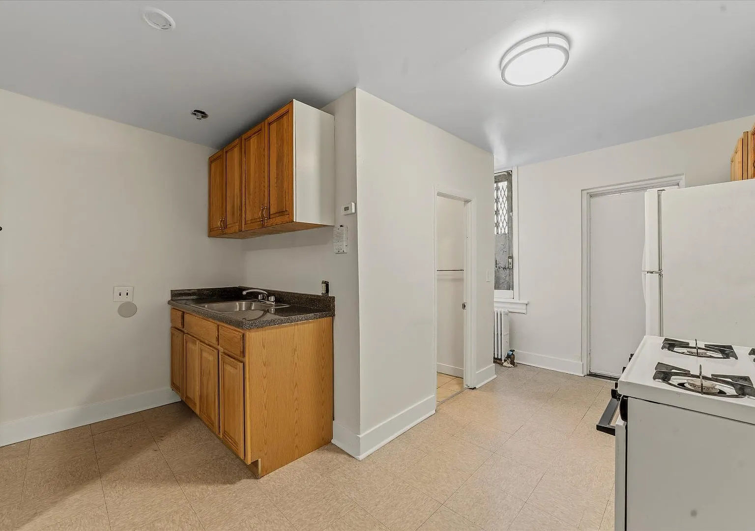 158 Willow St - 4B — Photo 1